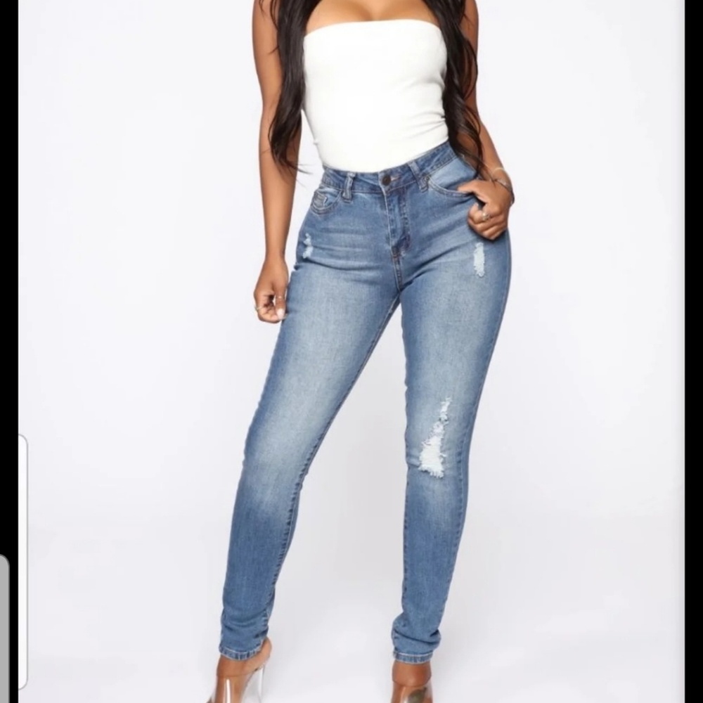 🍑Butt Shaping skinny jeans! 🙌 NWT!!!